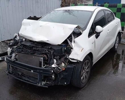 Белый Киа Рио, объемом двигателя 1.4 л и пробегом 85 тыс. км за 3000 $, фото 1 на Automoto.ua