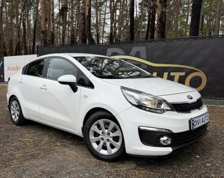 Киа Рио 2016 в Киеве на Automoto.ua Белый Киа Рио, объемом двигателя 1.4 л и пробегом 145 тыс. км за 10200 $, фото 1 на Automoto.ua