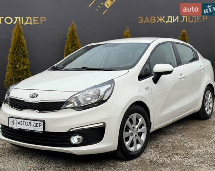 Білий Кіа Ріо, об'ємом двигуна 1.4 л та пробігом 40 тис. км за 11900 $, фото 1 на Automoto.ua
