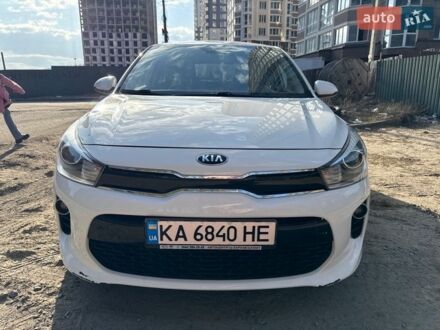 Белый Киа Рио, объемом двигателя 1.4 л и пробегом 138 тыс. км за 12000 $, фото 1 на Automoto.ua