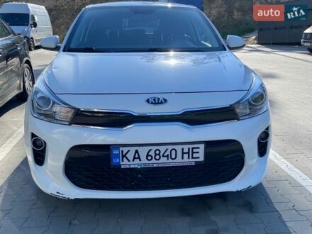 Білий Кіа Ріо, об'ємом двигуна 1.4 л та пробігом 150 тис. км за 12000 $, фото 1 на Automoto.ua