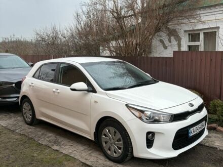 Білий Кіа Ріо, об'ємом двигуна 1.37 л та пробігом 98 тис. км за 13000 $, фото 1 на Automoto.ua