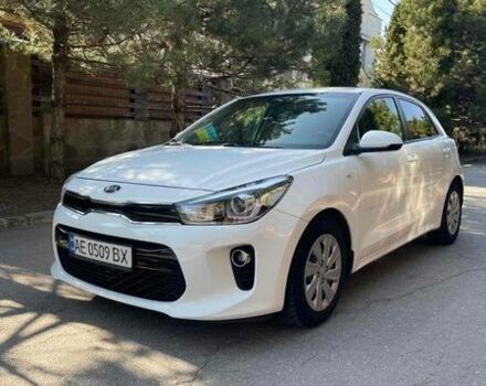 Белый Киа Рио, объемом двигателя 1.4 л и пробегом 193 тыс. км за 8000 $, фото 1 на Automoto.ua
