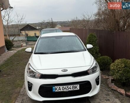 Белый Киа Рио, объемом двигателя 1.37 л и пробегом 98 тыс. км за 15000 $, фото 1 на Automoto.ua