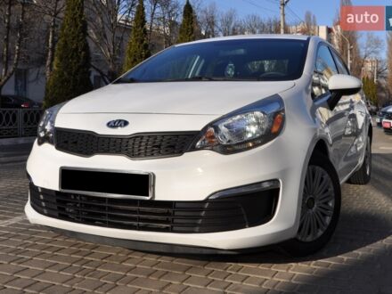 Белый Киа Рио, объемом двигателя 1.6 л и пробегом 117 тыс. км за 8800 $, фото 1 на Automoto.ua