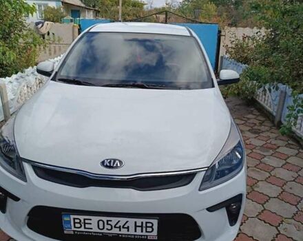 Белый Киа Рио, объемом двигателя 1.4 л и пробегом 21 тыс. км за 10700 $, фото 1 на Automoto.ua