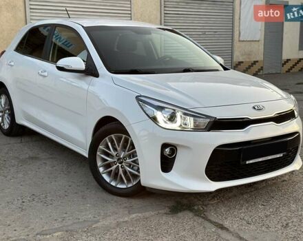 Білий Кіа Ріо, об'ємом двигуна 1.37 л та пробігом 55 тис. км за 12900 $, фото 1 на Automoto.ua