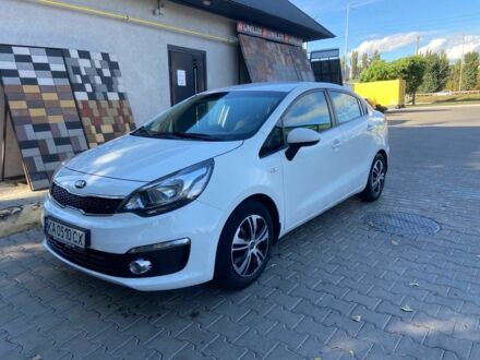 Киа Рио 2017 в Киеве на Automoto.ua Белый Киа Рио, объемом двигателя 1.4 л и пробегом 88 тыс. км за 8300 $, фото 1 на Automoto.ua