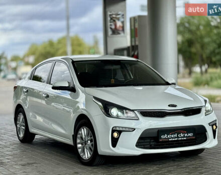 Белый Киа Рио, объемом двигателя 1.59 л и пробегом 142 тыс. км за 12999 $, фото 1 на Automoto.ua