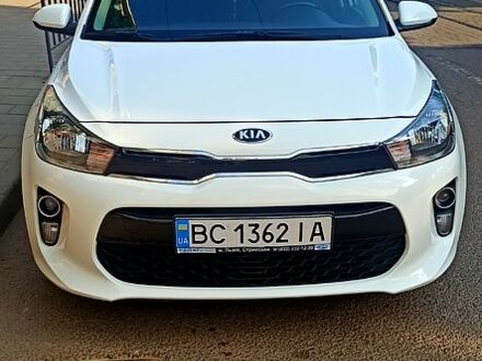 Білий Кіа Ріо, об'ємом двигуна 1.3 л та пробігом 64 тис. км за 13250 $, фото 1 на Automoto.ua