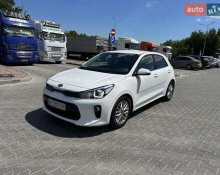 Білий Кіа Ріо, об'ємом двигуна 1.37 л та пробігом 11 тис. км за 14900 $, фото 1 на Automoto.ua