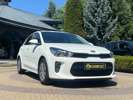 Білий Кіа Ріо, об'ємом двигуна 1.2 л та пробігом 64 тис. км за 13599 $, фото 1 на Automoto.ua