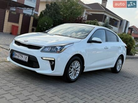Белый Киа Рио, объемом двигателя 1.6 л и пробегом 18 тыс. км за 14999 $, фото 1 на Automoto.ua