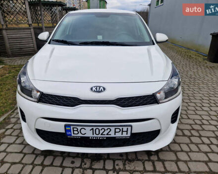 Белый Киа Рио, объемом двигателя 1.6 л и пробегом 52 тыс. км за 12800 $, фото 1 на Automoto.ua