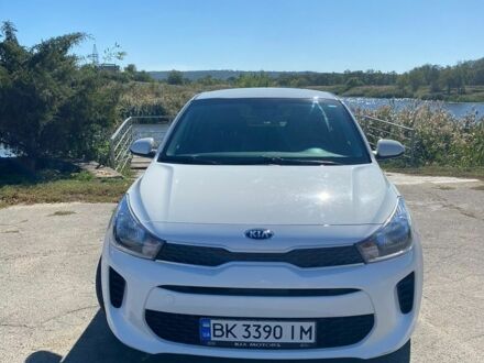 Білий Кіа Ріо, об'ємом двигуна 1.6 л та пробігом 96 тис. км за 14000 $, фото 1 на Automoto.ua