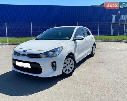 Белый Киа Рио, объемом двигателя 1.25 л и пробегом 72 тыс. км за 12000 $, фото 1 на Automoto.ua