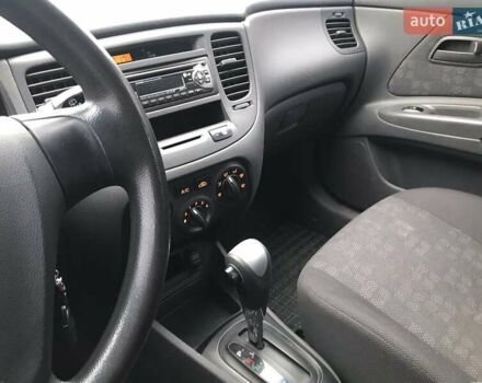 Бежевый Киа Рио, объемом двигателя 1.4 л и пробегом 78 тыс. км за 5570 $, фото 3 на Automoto.ua