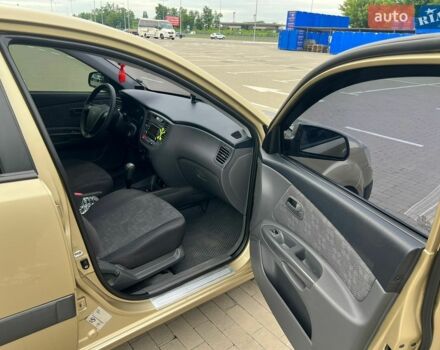 Бежевый Киа Рио, объемом двигателя 1.4 л и пробегом 222 тыс. км за 5800 $, фото 10 на Automoto.ua