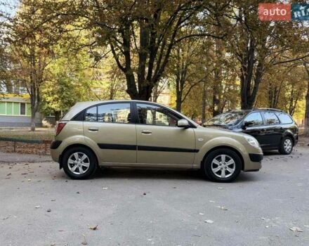 Бежевый Киа Рио, объемом двигателя 1.4 л и пробегом 188 тыс. км за 6800 $, фото 1 на Automoto.ua