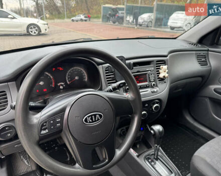 Бежевый Киа Рио, объемом двигателя 1.4 л и пробегом 236 тыс. км за 6500 $, фото 6 на Automoto.ua