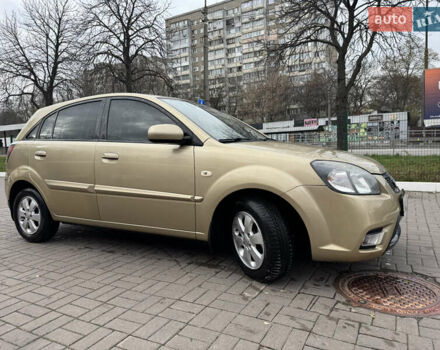 Бежевый Киа Рио, объемом двигателя 1.4 л и пробегом 236 тыс. км за 6500 $, фото 5 на Automoto.ua