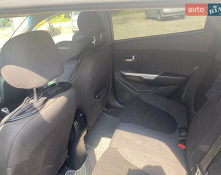 Бежевый Киа Рио, объемом двигателя 1.59 л и пробегом 150 тыс. км за 7500 $, фото 5 на Automoto.ua