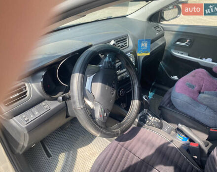 Бежевый Киа Рио, объемом двигателя 1.59 л и пробегом 150 тыс. км за 7500 $, фото 2 на Automoto.ua