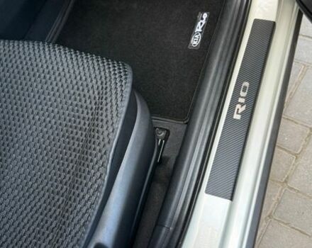 Бежевий Кіа Ріо, об'ємом двигуна 1.59 л та пробігом 43 тис. км за 15999 $, фото 43 на Automoto.ua