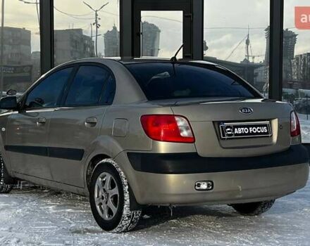 Бежевий Кіа Ріо, об'ємом двигуна 1.4 л та пробігом 199 тис. км за 3850 $, фото 4 на Automoto.ua