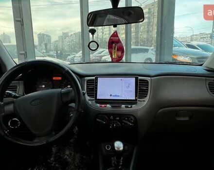 Бежевий Кіа Ріо, об'ємом двигуна 1.4 л та пробігом 199 тис. км за 3850 $, фото 12 на Automoto.ua