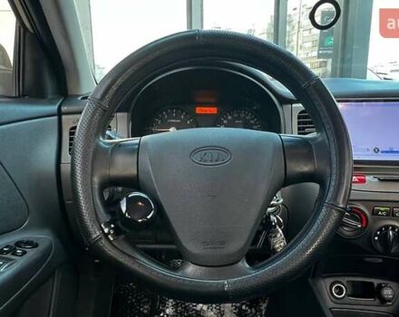 Бежевий Кіа Ріо, об'ємом двигуна 1.4 л та пробігом 199 тис. км за 3850 $, фото 14 на Automoto.ua