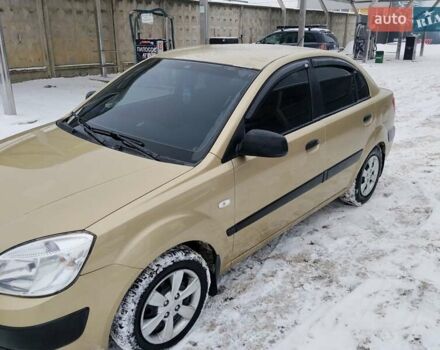 Бежевый Киа Рио, объемом двигателя 1.4 л и пробегом 291 тыс. км за 3800 $, фото 4 на Automoto.ua
