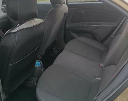 Бежевый Киа Рио, объемом двигателя 1.49 л и пробегом 245 тыс. км за 4600 $, фото 5 на Automoto.ua