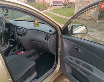 Бежевый Киа Рио, объемом двигателя 1.49 л и пробегом 245 тыс. км за 4600 $, фото 6 на Automoto.ua