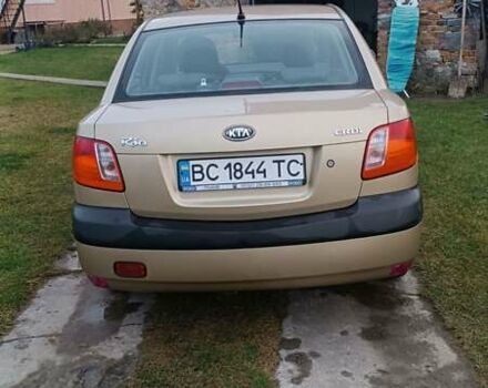 Бежевый Киа Рио, объемом двигателя 1.49 л и пробегом 245 тыс. км за 4600 $, фото 1 на Automoto.ua