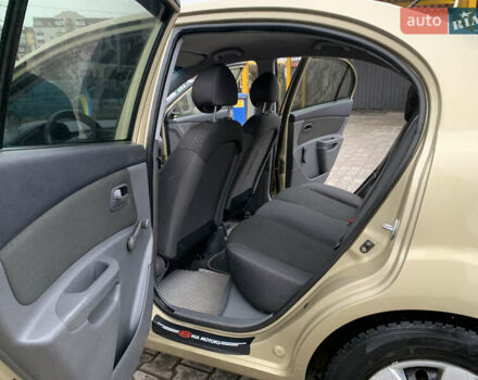 Бежевый Киа Рио, объемом двигателя 1.4 л и пробегом 290 тыс. км за 4100 $, фото 17 на Automoto.ua