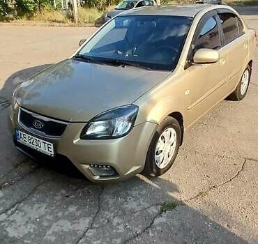 Бежевий Кіа Ріо, об'ємом двигуна 1.5 л та пробігом 160 тис. км за 6000 $, фото 7 на Automoto.ua