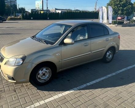 Бежевий Кіа Ріо, об'ємом двигуна 1.4 л та пробігом 286 тис. км за 4500 $, фото 1 на Automoto.ua