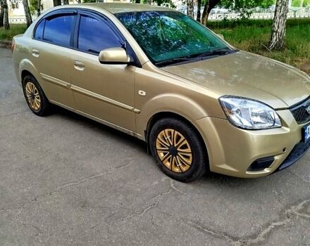 Бежевий Кіа Ріо, об'ємом двигуна 1.4 л та пробігом 182 тис. км за 3800 $, фото 1 на Automoto.ua