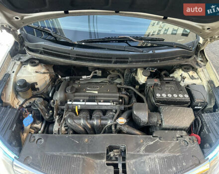 Бежевый Киа Рио, объемом двигателя 1.4 л и пробегом 187 тыс. км за 5600 $, фото 15 на Automoto.ua