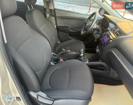 Бежевый Киа Рио, объемом двигателя 1.4 л и пробегом 187 тыс. км за 5600 $, фото 7 на Automoto.ua