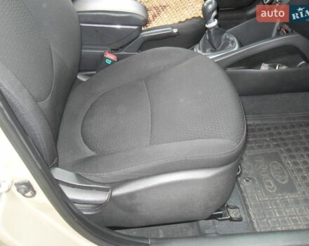 Бежевый Киа Рио, объемом двигателя 1.4 л и пробегом 227 тыс. км за 6000 $, фото 28 на Automoto.ua