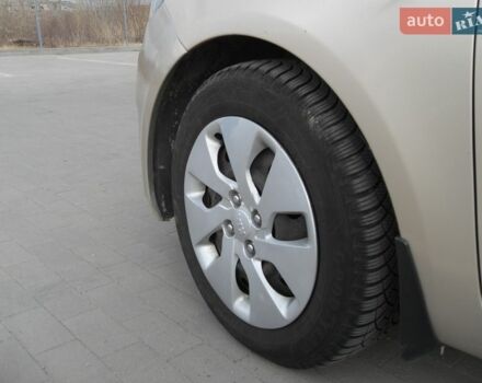 Бежевый Киа Рио, объемом двигателя 1.4 л и пробегом 227 тыс. км за 6000 $, фото 16 на Automoto.ua