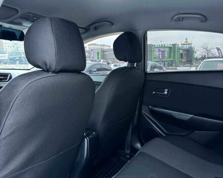 Бежевий Кіа Ріо, об'ємом двигуна 1.6 л та пробігом 162 тис. км за 5999 $, фото 18 на Automoto.ua