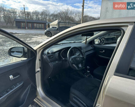 Бежевий Кіа Ріо, об'ємом двигуна 1.6 л та пробігом 210 тис. км за 6700 $, фото 5 на Automoto.ua