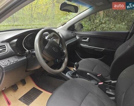 Кіа Ріо 2012 у Києві на Automoto.ua Бежевий Кіа Ріо, об'ємом двигуна 1.4 л та пробігом 337 тис. км за 6500 $, фото 13 на Automoto.ua