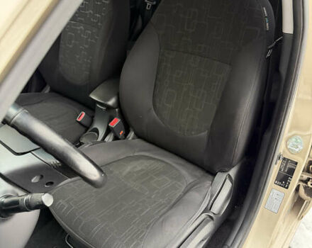 Бежевий Кіа Ріо, об'ємом двигуна 1.59 л та пробігом 122 тис. км за 8600 $, фото 12 на Automoto.ua