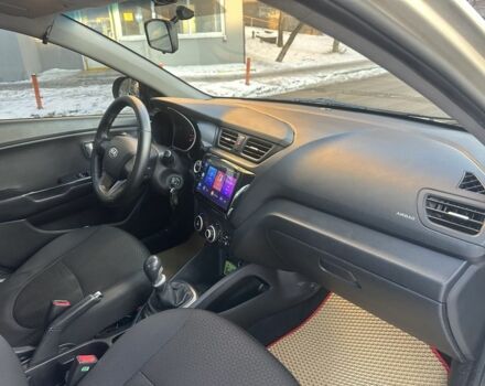 Бежевий Кіа Ріо, об'ємом двигуна 1.4 л та пробігом 187 тис. км за 5600 $, фото 8 на Automoto.ua