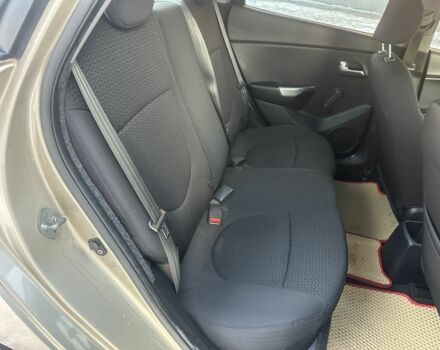 Бежевий Кіа Ріо, об'ємом двигуна 1.4 л та пробігом 187 тис. км за 5600 $, фото 6 на Automoto.ua