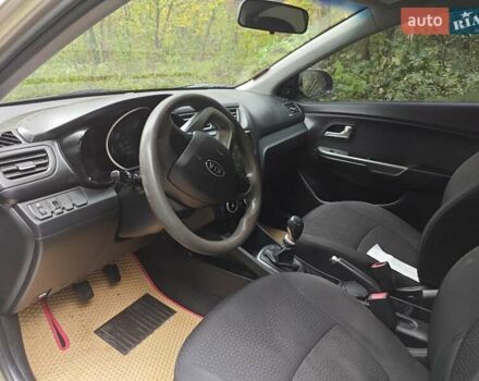 Кіа Ріо 2012 у Києві на Automoto.ua Бежевий Кіа Ріо, об'ємом двигуна 1.4 л та пробігом 337 тис. км за 6500 $, фото 12 на Automoto.ua